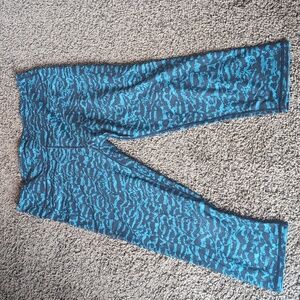 Fabletics brand mid calf leggings